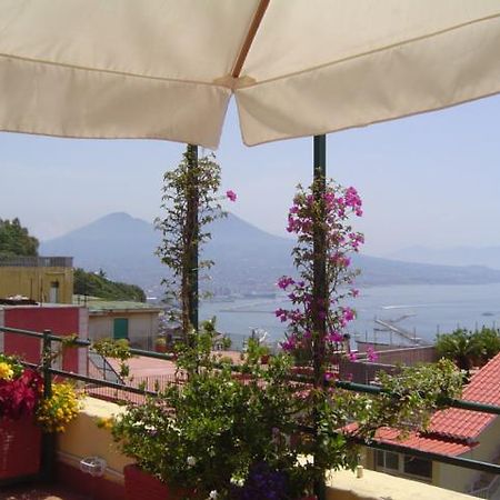 Una Terrazza Sul Golfo Nápoles Exterior foto